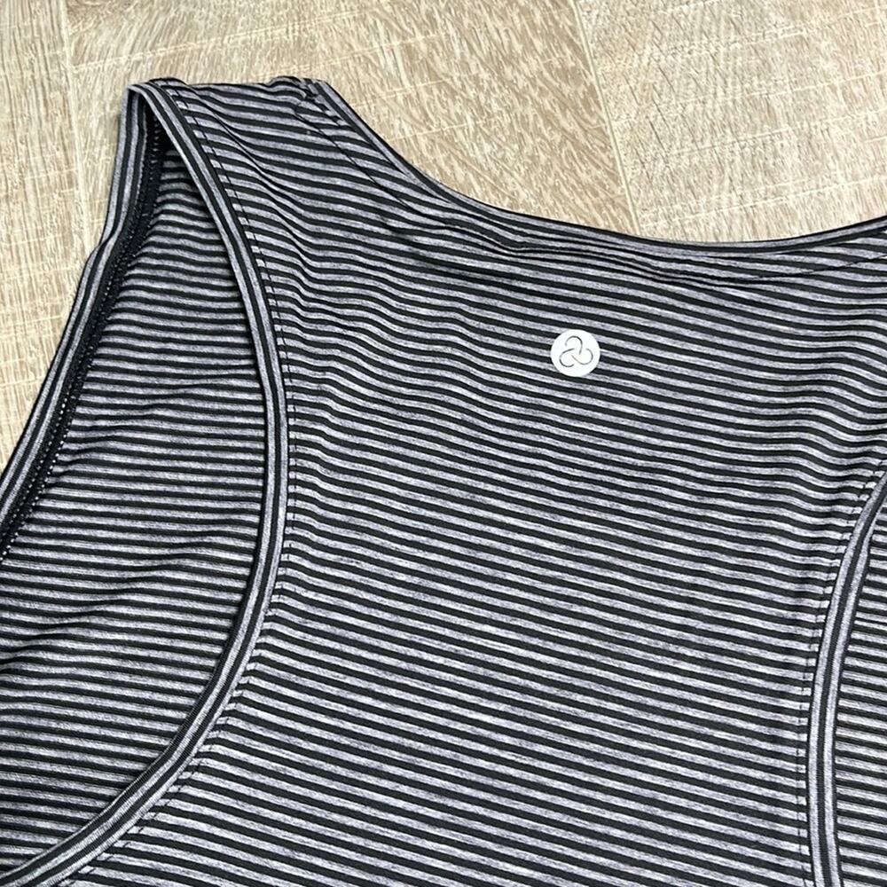 ZELLA Work For It Black Gray Striped Tank Top Women’s Size Medium - Picture 10 of 11